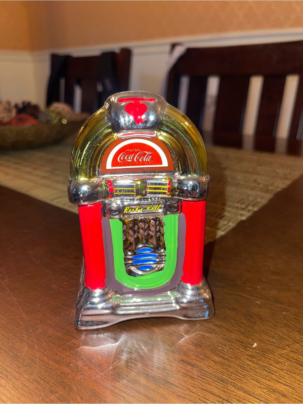 Coca Cola vintage retro style Jukebox salt and pepper shaker set